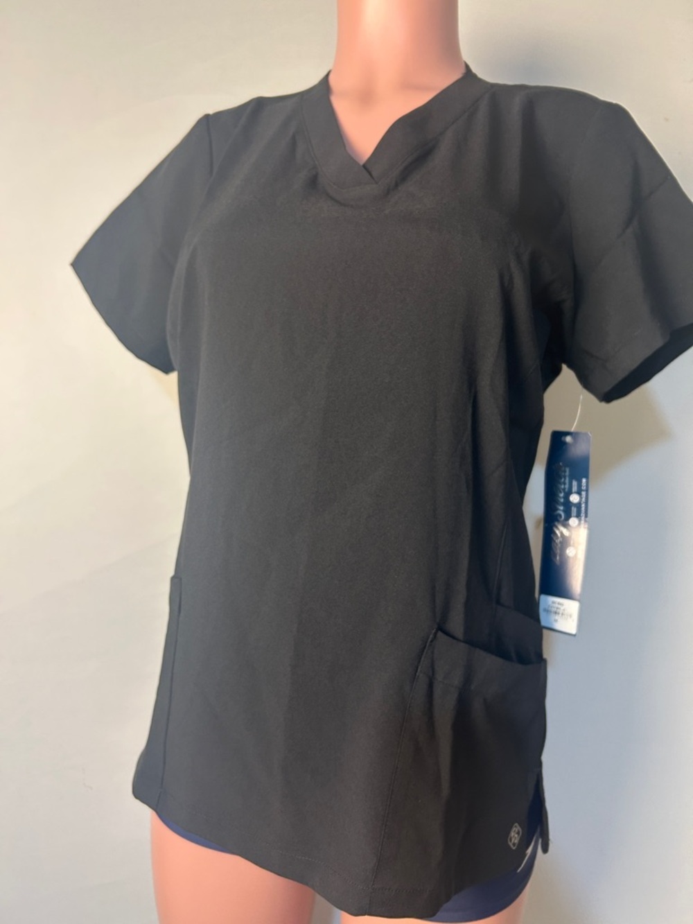 Easy Stretch  Uniform Top Women’s Medium Black V-Neck Double Pockets